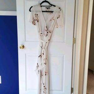 NEVEE BEEN WORN! White Floral Dress by Dynamite